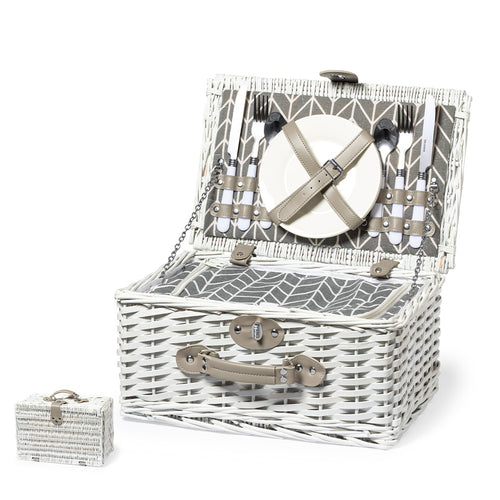 Bring style to your picnic moments with this cool set - Midland Personalised