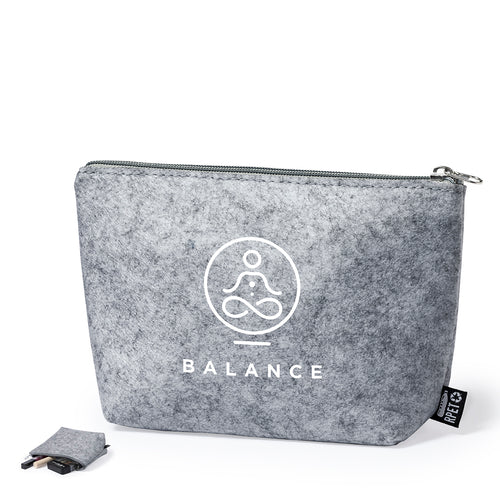 Nature line beauty bag in Felt RPET, the result of the combination of the recycling processes of plastic materials along with the millenary technique of felt manufacturing, resulting in an eco-trend material that,...