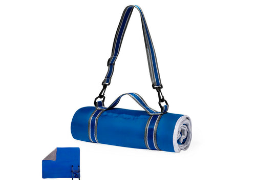 Premium picnic blanket made of soft and warm 140g/m2 polar fleece, with a durable 190g/m2 polyester backing - Zoran Personalised