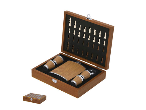 Original hip flask set with wood finish and chessboard design - Fleet Personalised
