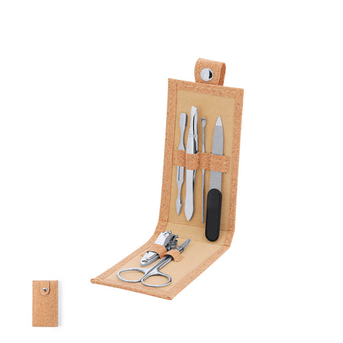 Nature line manicure set inside a cork case to promote the use of natural raw materials and reduce pollutant emissions - Treisy Personalised